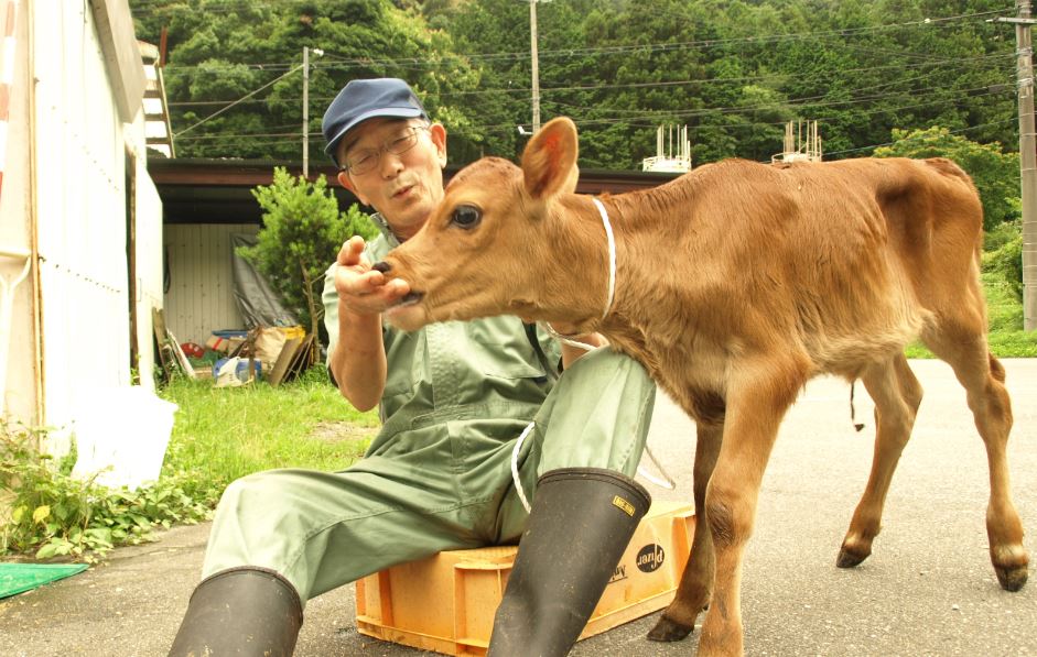 秋川政光牧場長