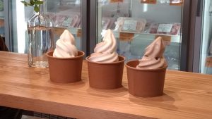 秋川牧園ソフトクリーム（アイス、ミックス、カフェオレ）